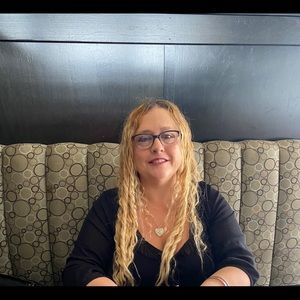 Meet your Posher, Kelly